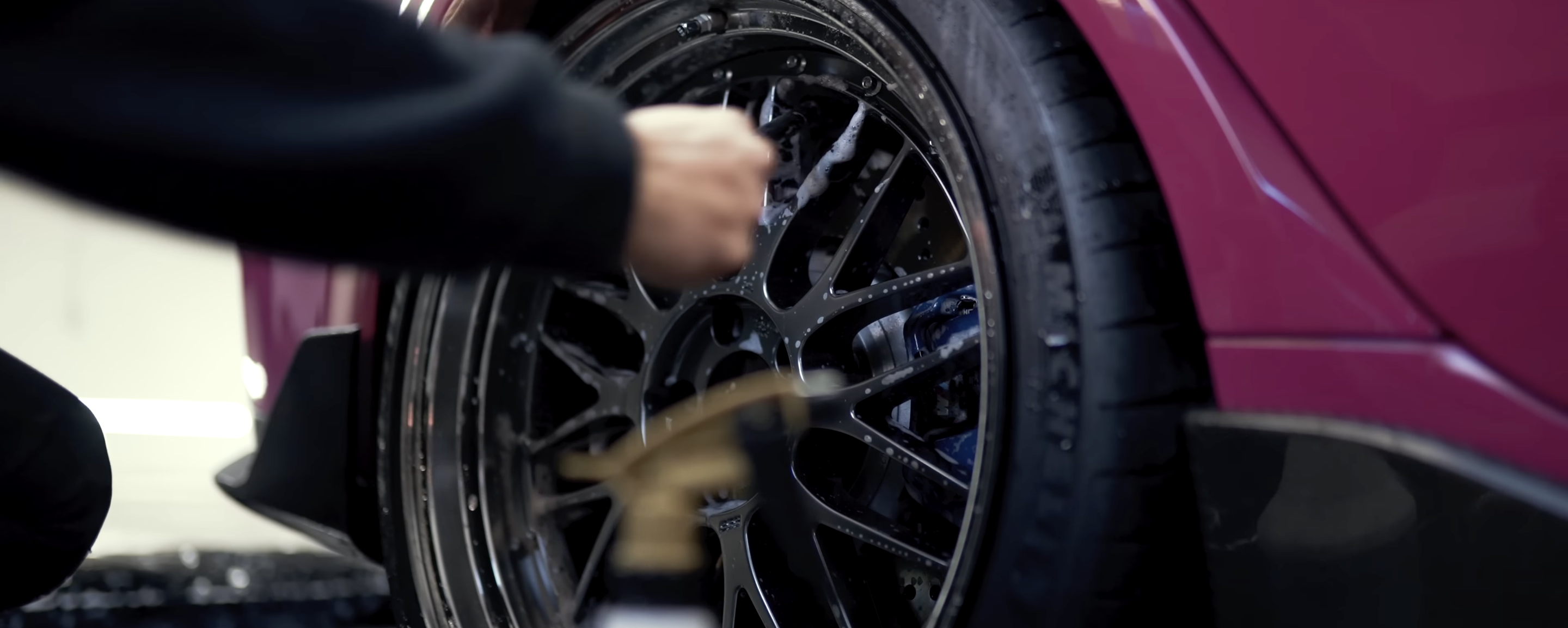 Glanzfluss Fahrzeugpflege